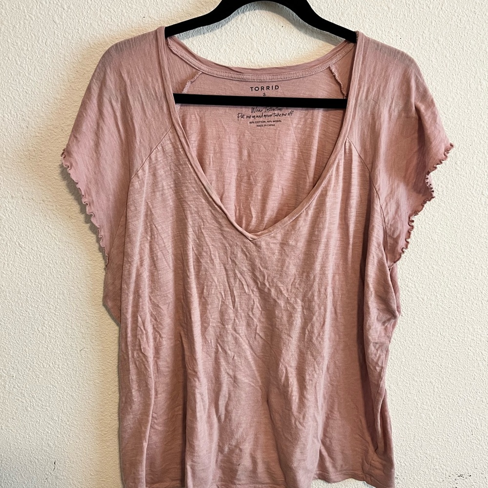 Torrid size 3 (22/24) dusty pink t-shirt with flitter sleeve.